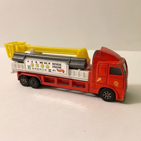 Toys Vintage 1996 Hot Wheels Fire Truck Rescue Engine 5 Inch Long